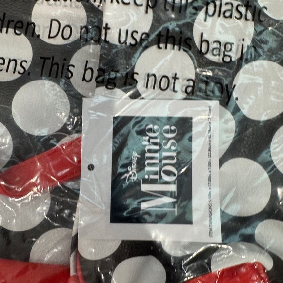 🎉Host Pick🎊 NWT Disney Minnie Mouse Black and Red Polka Dot DuffelTote Bag - Picture 3 of 3